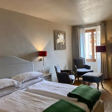 فندق مبيت وإفطار Casa L'andrunel *